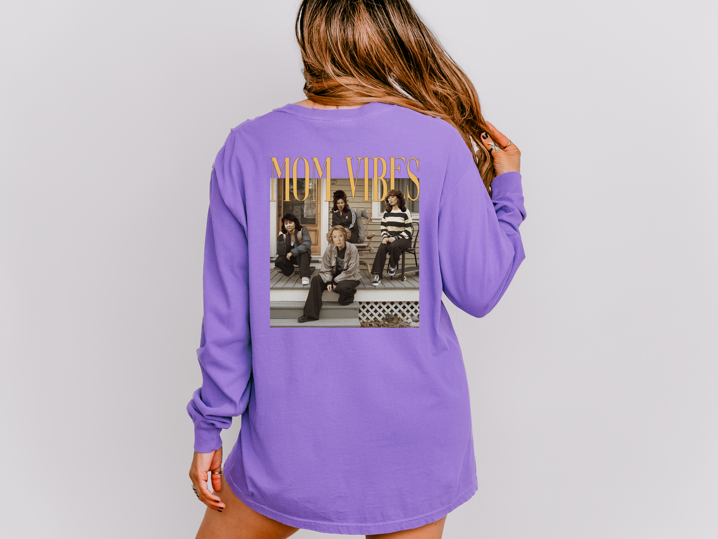 Mom Vibes Long Sleeve Tee – Comfort Colors® Long Sleeve Tee